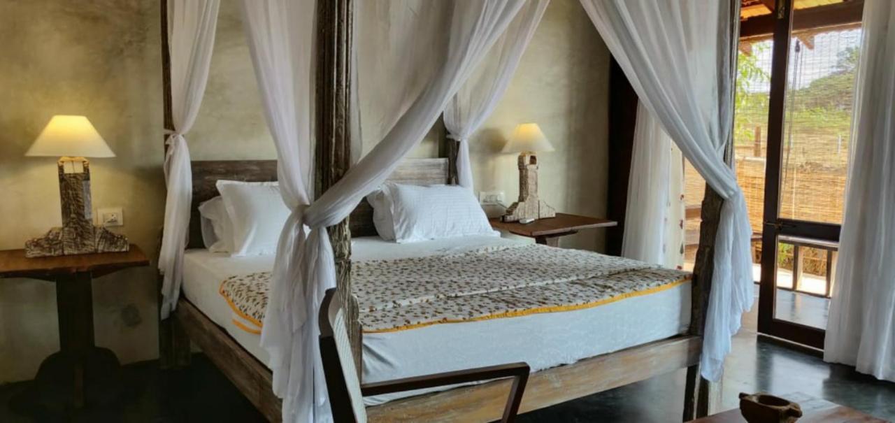 The Artist Cottages Morjim Esterno foto