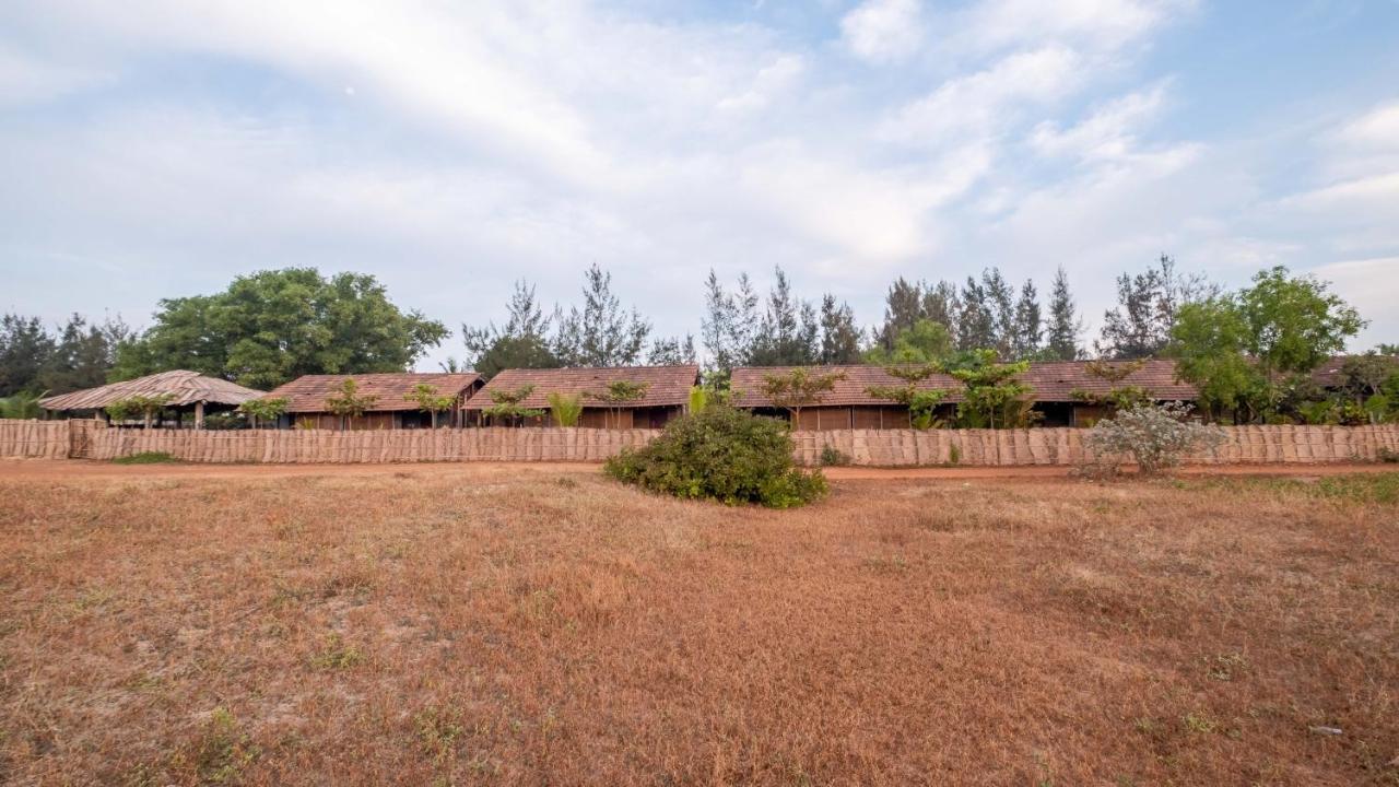 The Artist Cottages Morjim Esterno foto