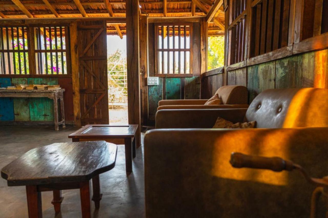 The Artist Cottages Morjim Esterno foto