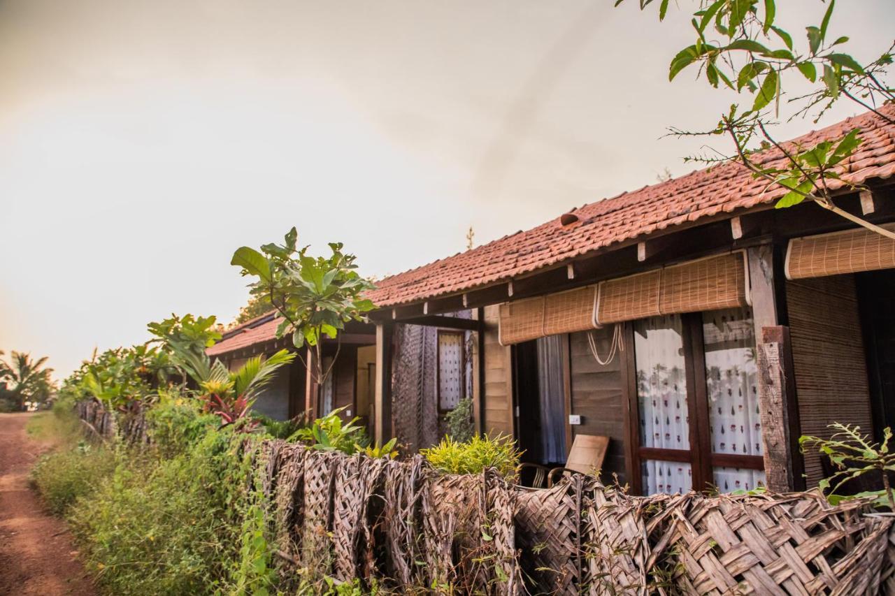 The Artist Cottages Morjim Esterno foto
