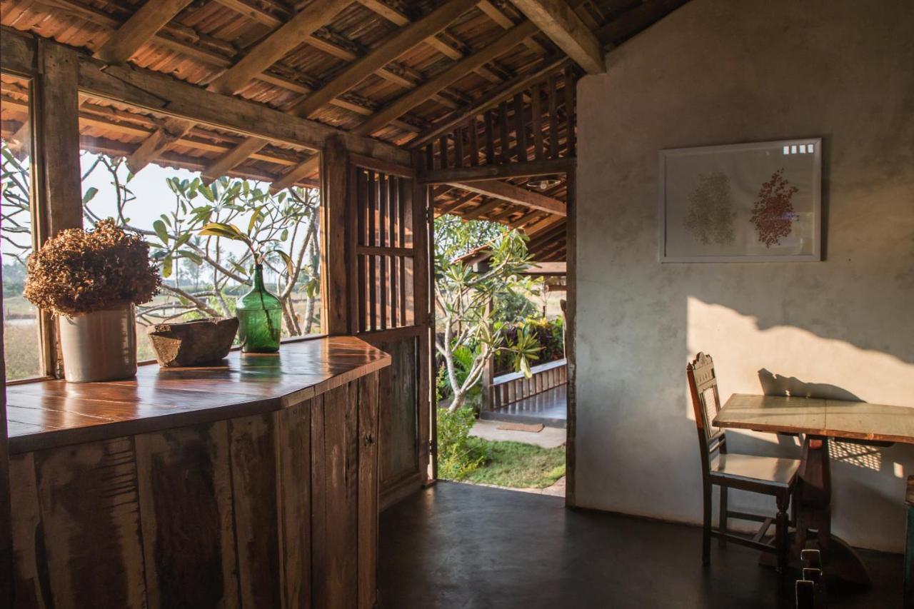 The Artist Cottages Morjim Esterno foto